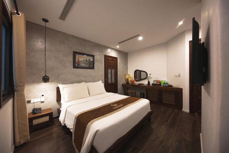 Draha Halong Hotel - Serenity, Charm and Nature - Preferred by Western Travelers, Ha Long, Vietnam