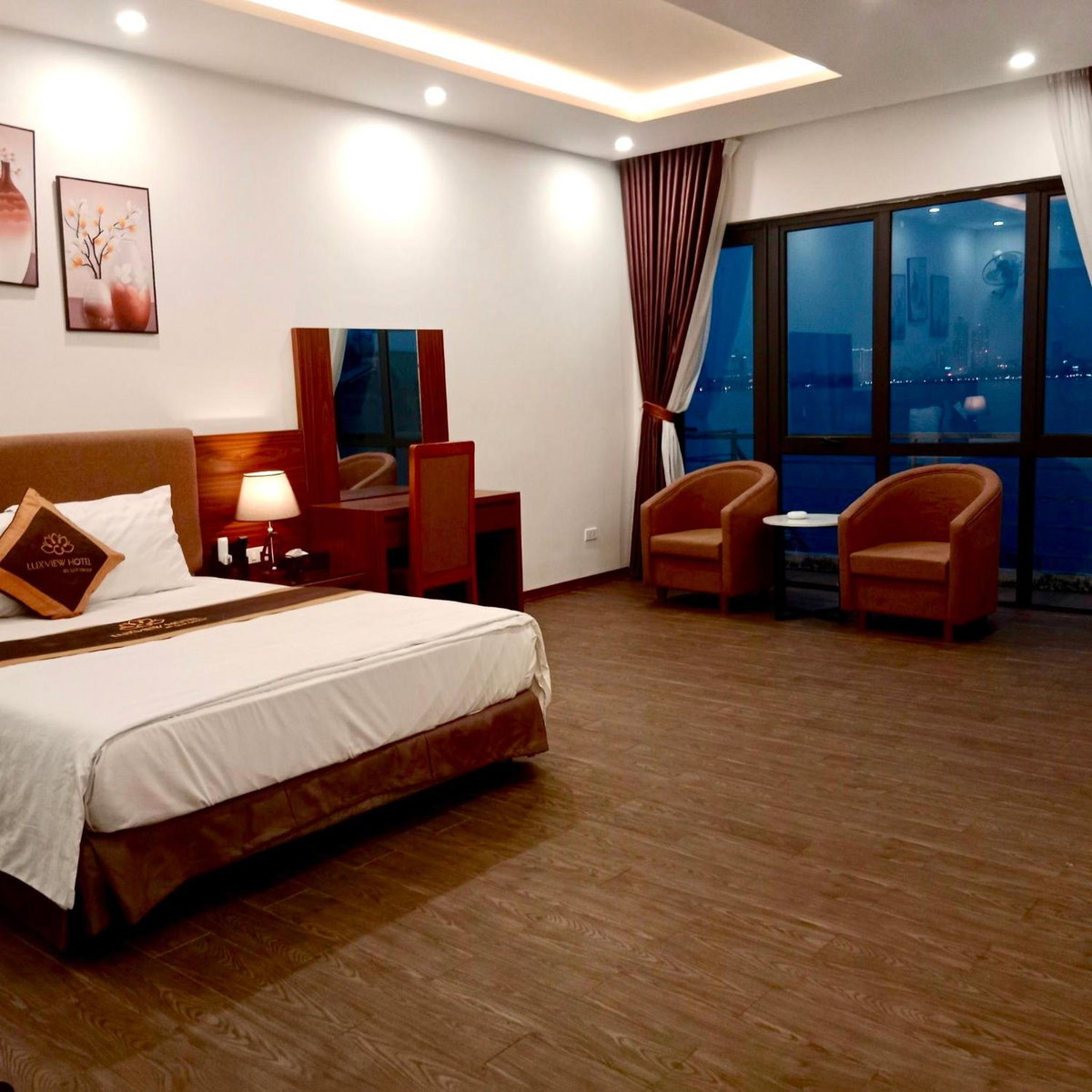 LuxTel Hotel Tây Hồ, Вьетнам