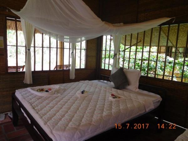 Mekong Ecolodge Bungalow, Cai Be, Vietnam