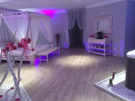 La Paillote Exotique Spa, Beaucaire, France
