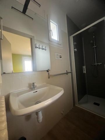 Hotel Le Cormier 9, Cholet, France