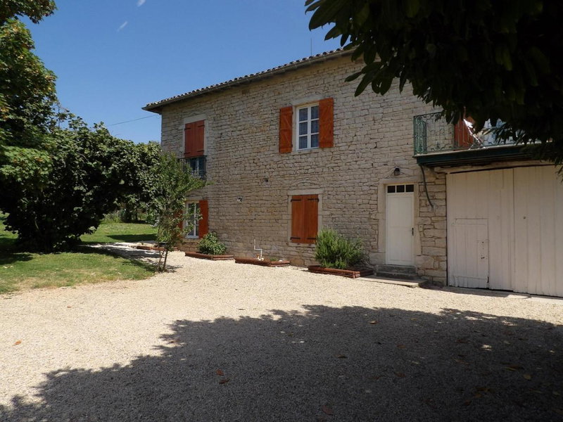 Litdevin, Uchizy, France
