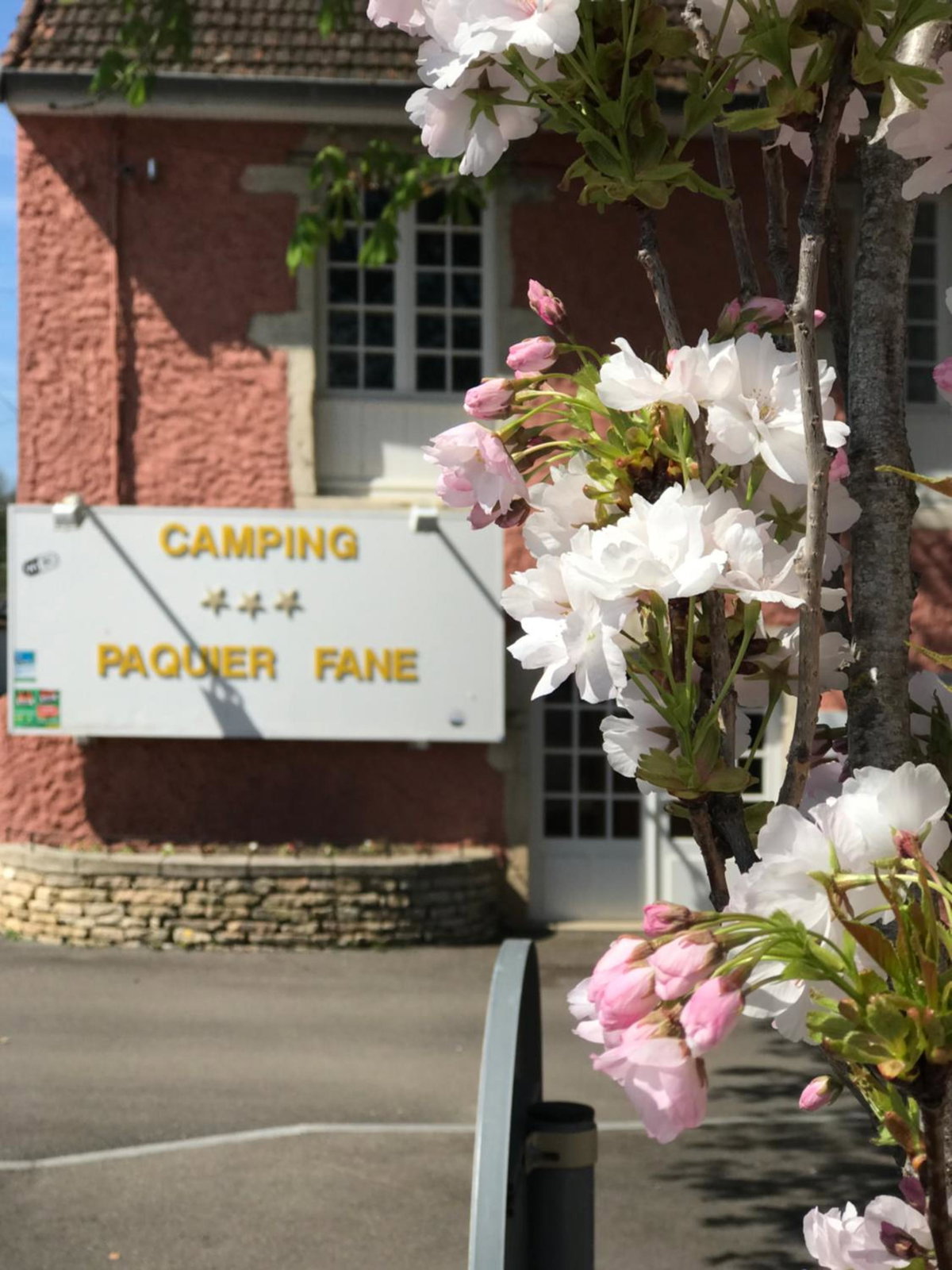 Hotel · Camping Du Paquier Fané, Chagny