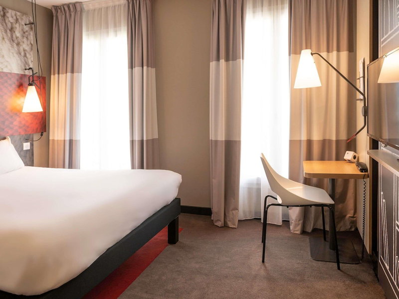 Ibis Paris Tour Montparnasse 15Ème, Paris, France