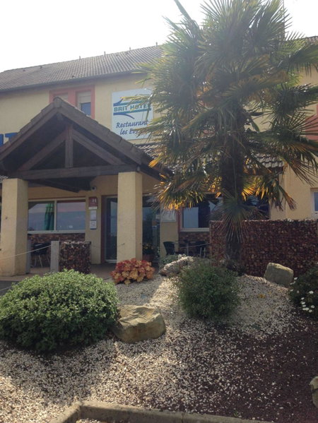 Brit Hotel Les Evens, Saint-Saturnin, France