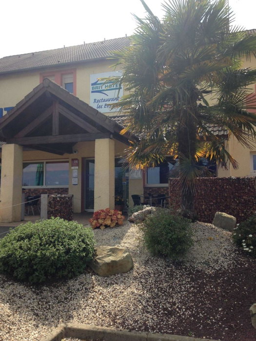 Brit Hotel Les Evens, Saint-Saturnin, France