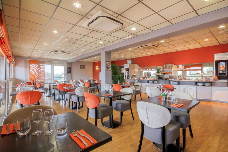 Brit Hotel Les Evens, Saint-Saturnin, France