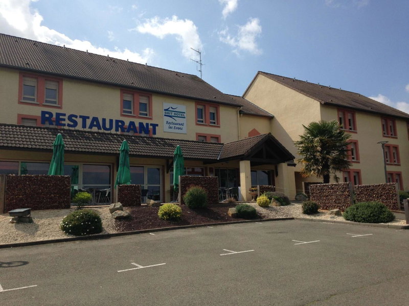 Brit Hotel Les Evens, Saint-Saturnin, France