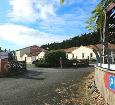 Contact Hôtel Solana, Niort MendesFrance, Niort, France