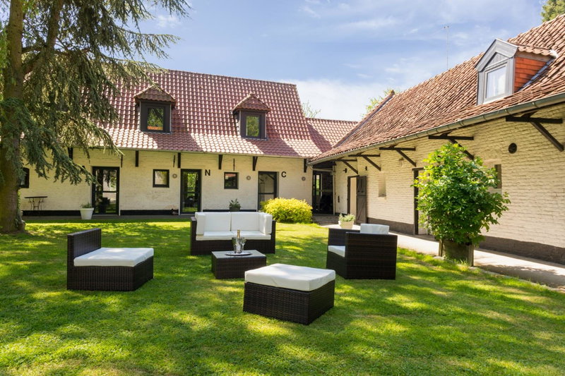 La Ferme Blanche, The Originals Relais, Lompret, France