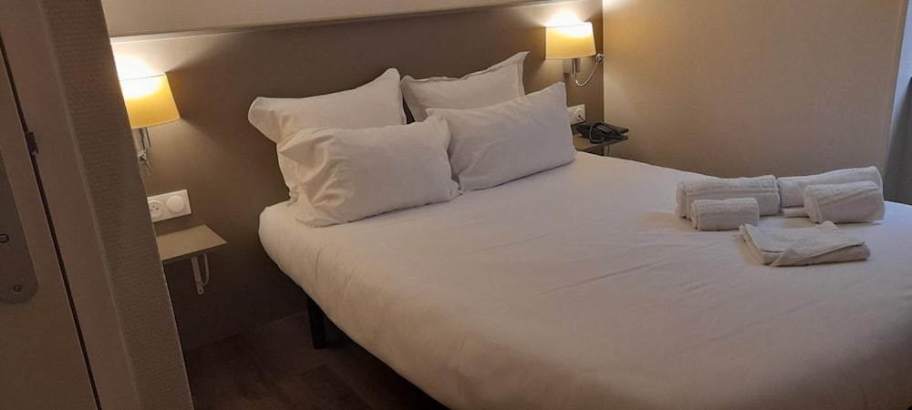 Hotel · Hôtel Le Casabianca, Moulins