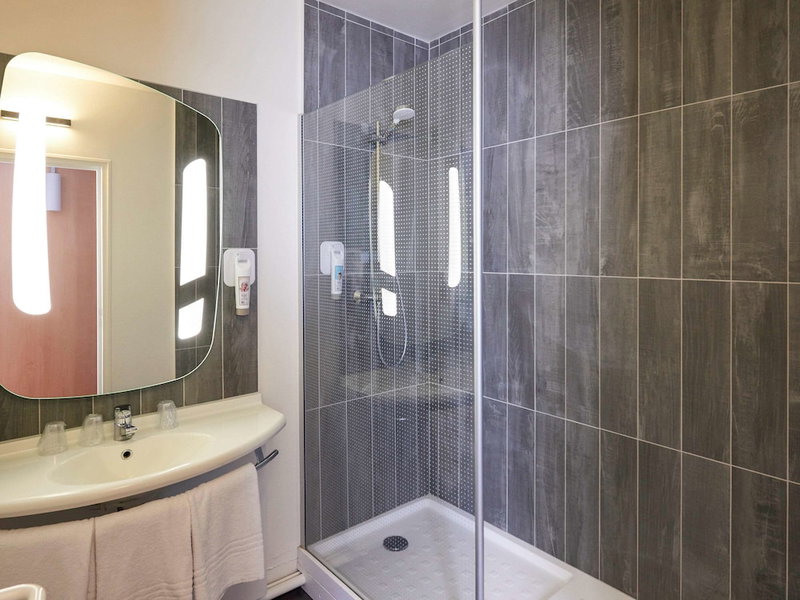 ibis Cholet, Cholet, France