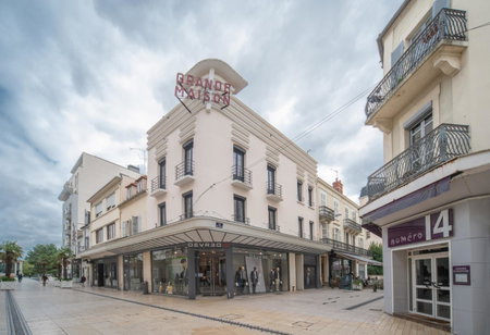 Grande Maison Vichy - Maison ou Appartements en Centre ville, Vichy, France