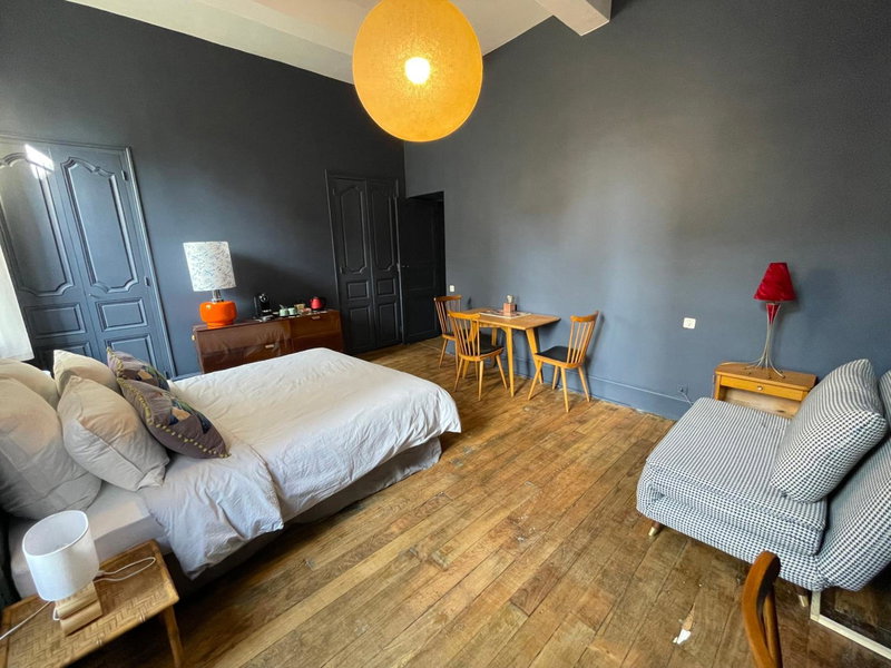 La Maison aux murs anciens et ses chambres, Tarbes, France