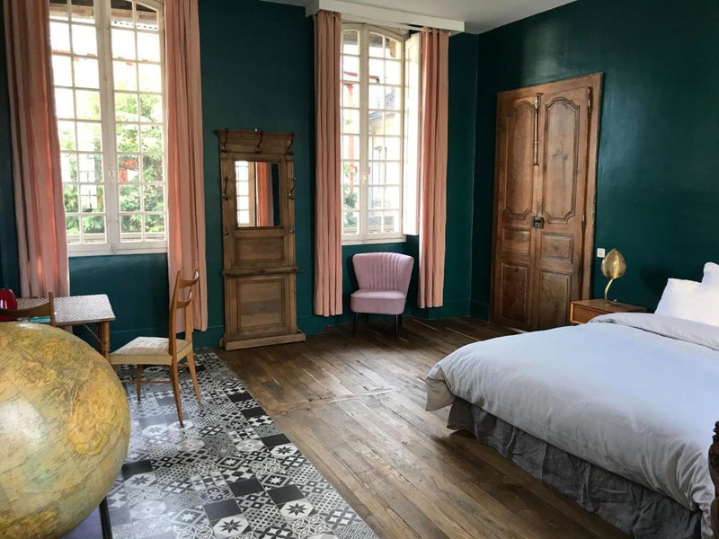 La Maison aux murs anciens et ses chambres, Tarbes, France