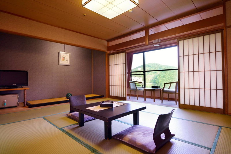 Yunogo Onsen HOTEL YUNOMORI, Mimasaka, Japan
