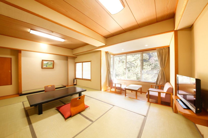 Shimobe Hotel, Minobu, Japan