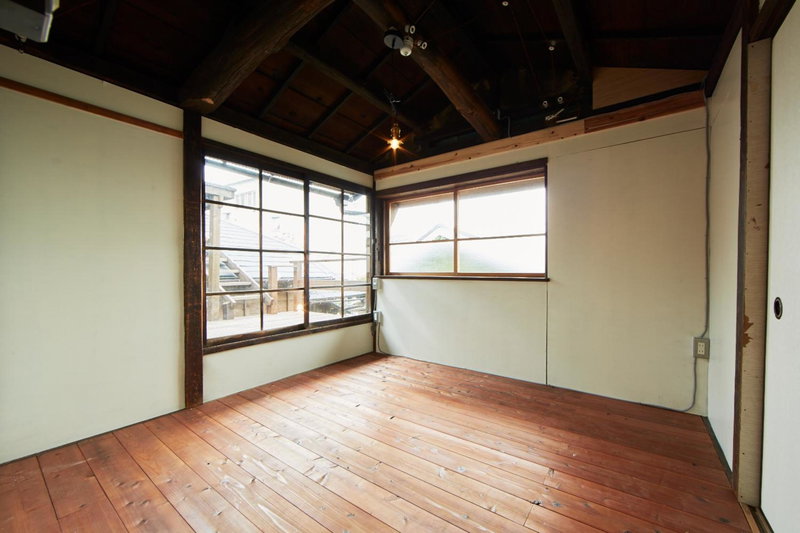 Minato-no Akari, Hayama, Japan