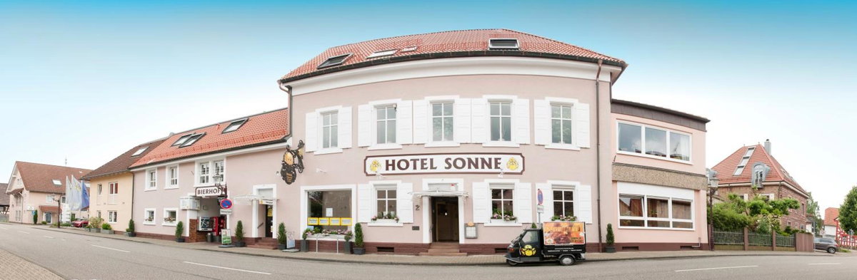 Hotel · Hotel Sonne, Stupferich