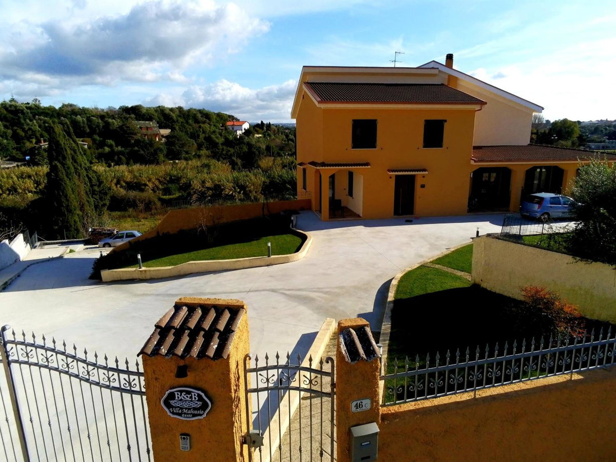 Hotel · Villa Malvasio - Piscina & Suite Idromassaggio, Sassari