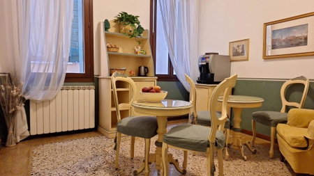 Ca' San Trovaso - 6 Rooms, Venice, Italy