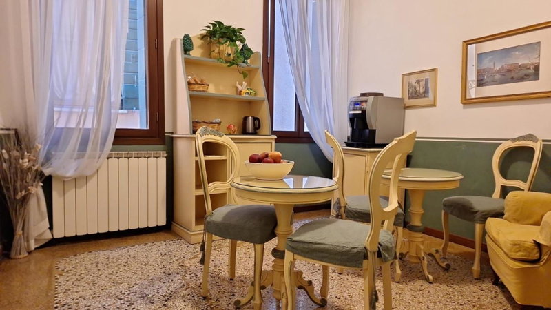 Ca' San Trovaso - 6 Rooms, Venice, Italy