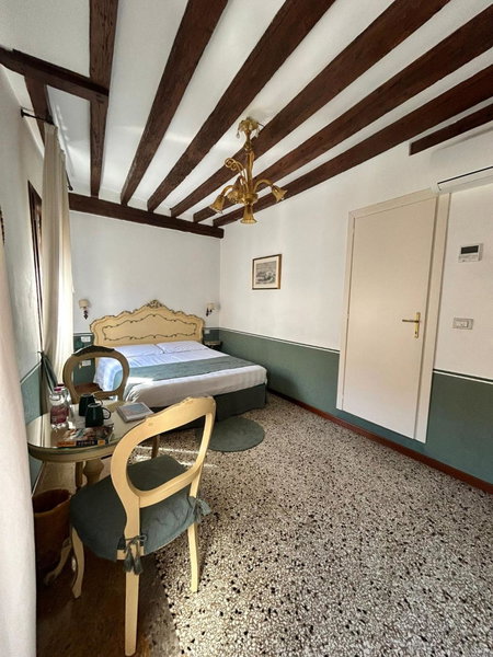 Ca' San Trovaso - 6 Rooms, Venice, Italy
