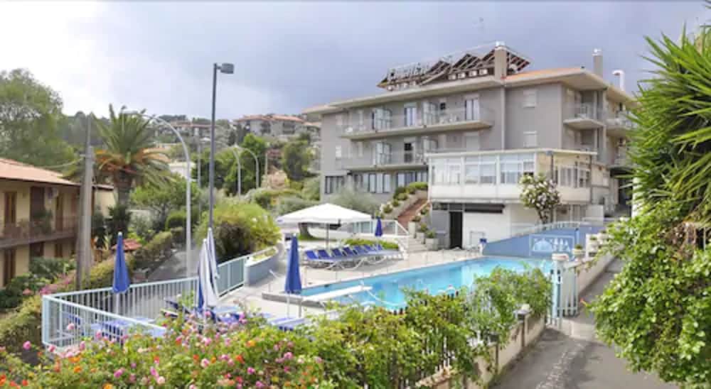 Albergo Lachea, Italy