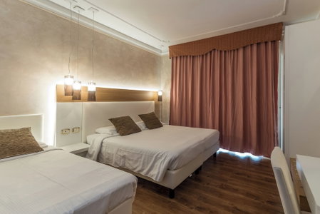 hotel mythos, Milan, Italy