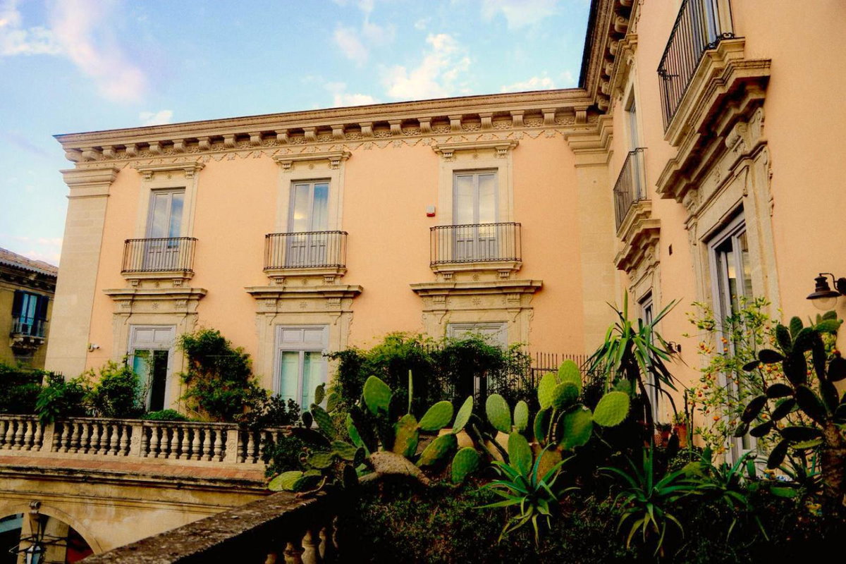 Hotel · Asmundo di Gisira, Catania