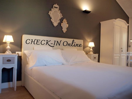 Cosmopolitan Central Rooms, Bologna, Italy