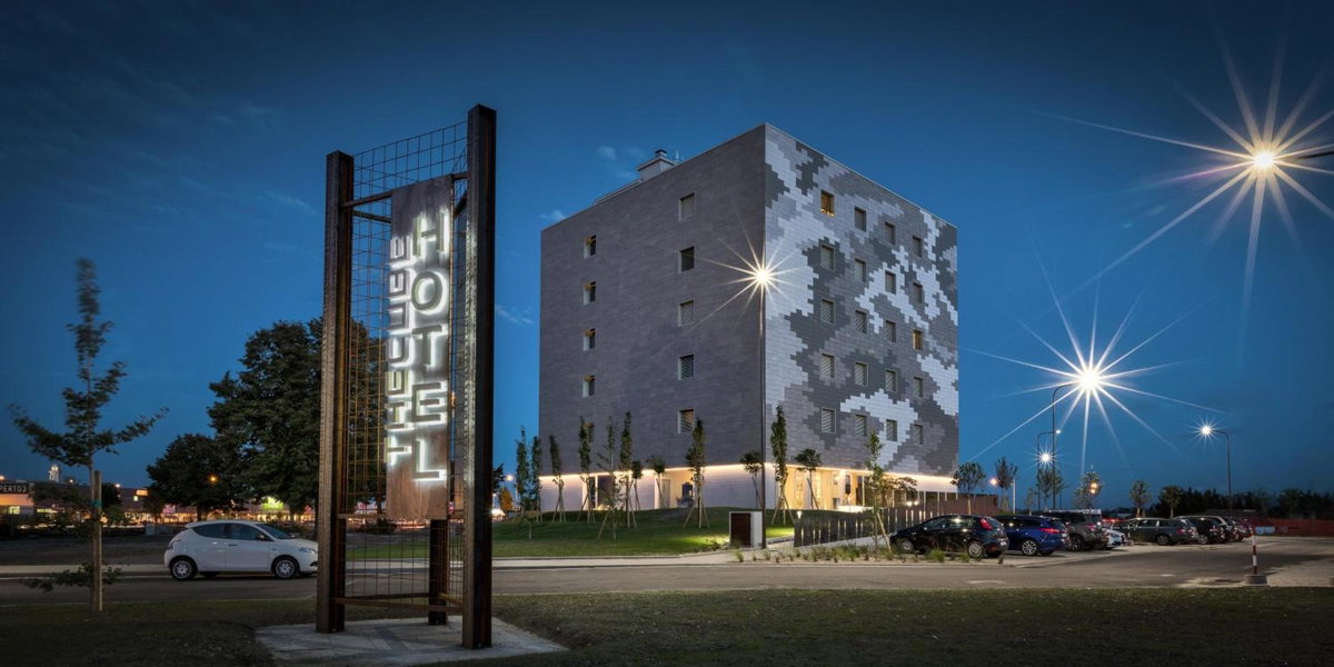 Hotel The Cube, Italy