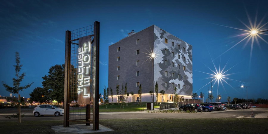 Hotel The Cube, Fidenza, Italy