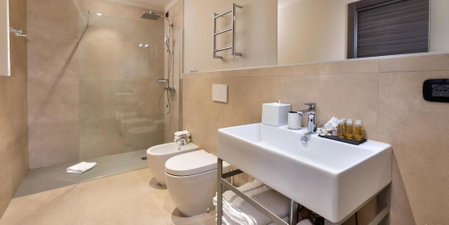 Hotel The Cube, Fidenza, Italy
