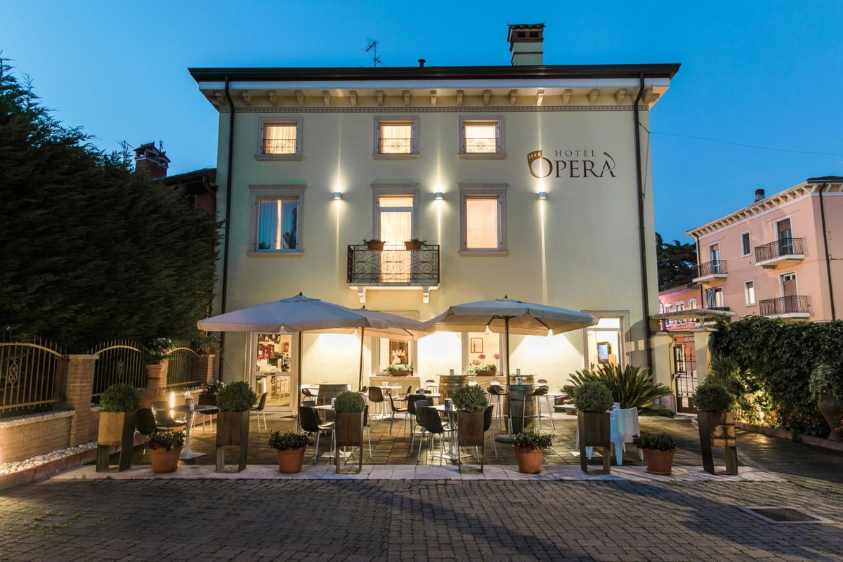 Hotel · Hotel Operà, Dossobuono
