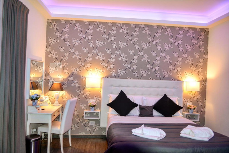 RomAntic Dreams Guest House, Rome, Italy