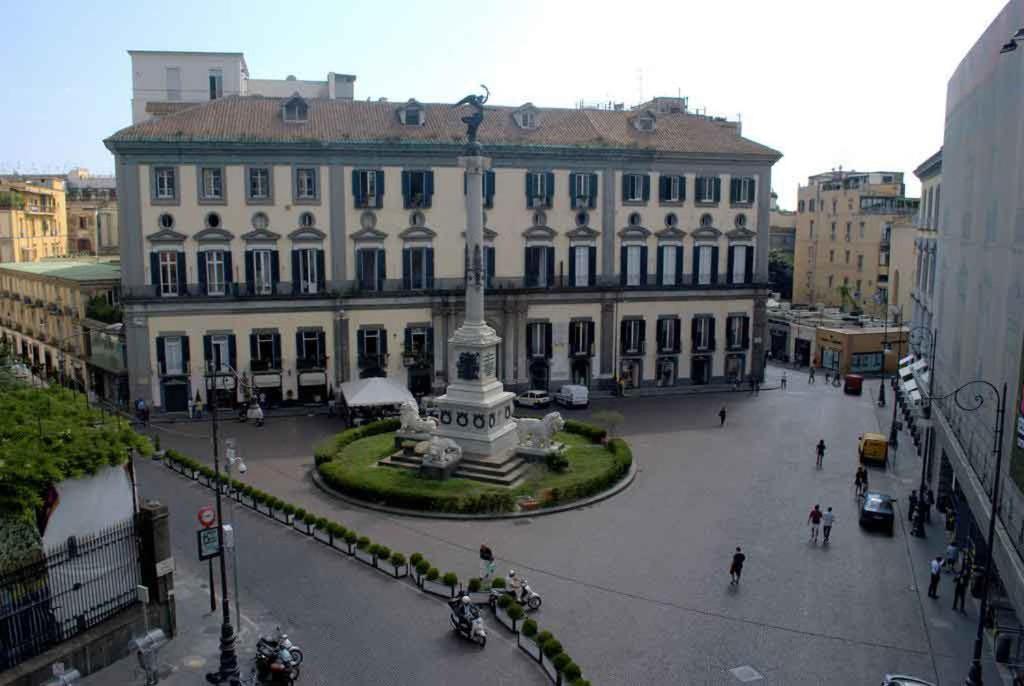 Hotel · Napoliday, Naples