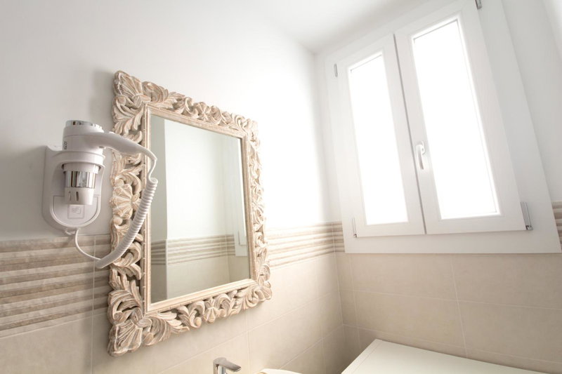 Emily Rooms, Sanremo, Italy