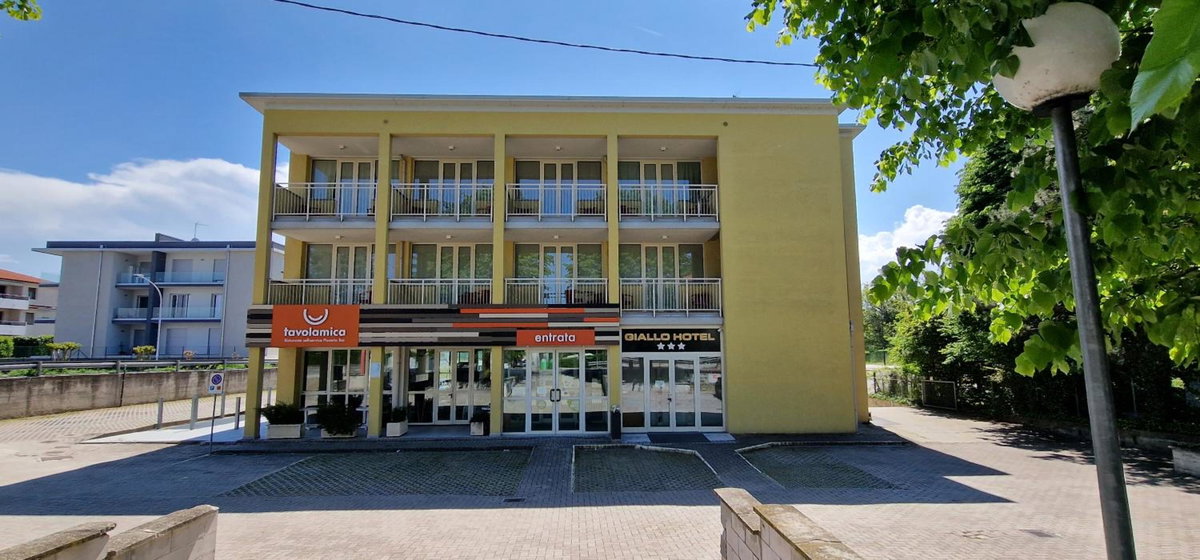 Hotel Giallo, Italy