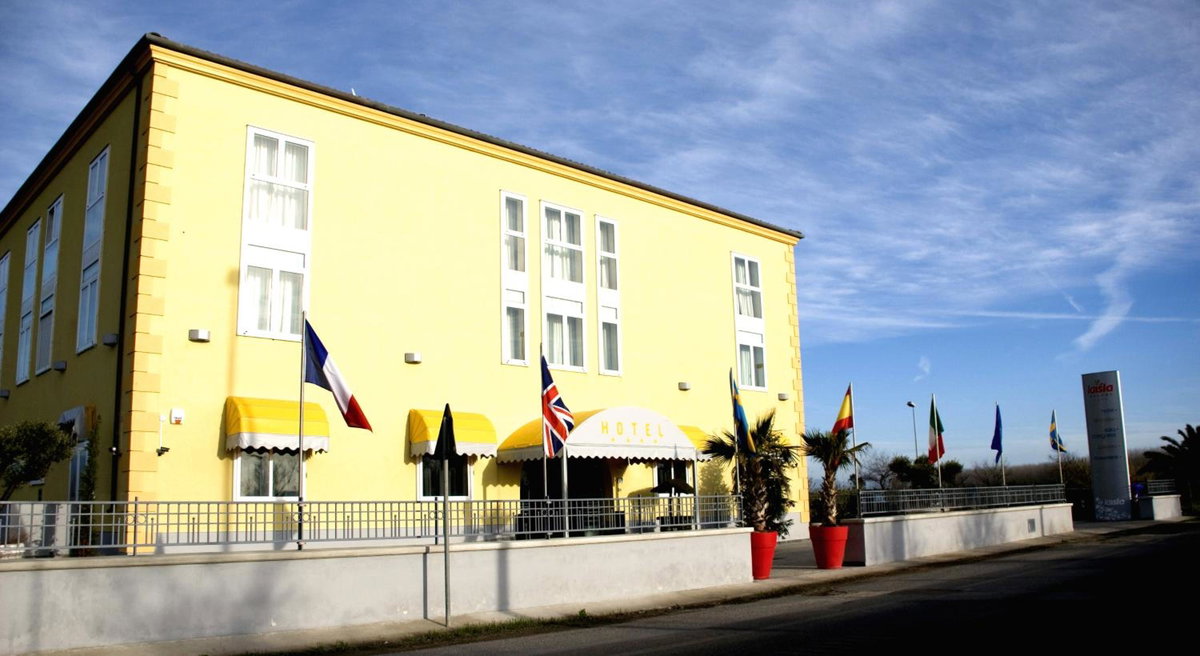Hotel · La Isla Resort, Pontecagnano