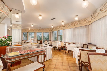 Universal Hotel, Cervia, Italy