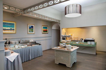 Hotel Castello di Santa Vittoria, Santa Vittoria dʼAlba, Italy