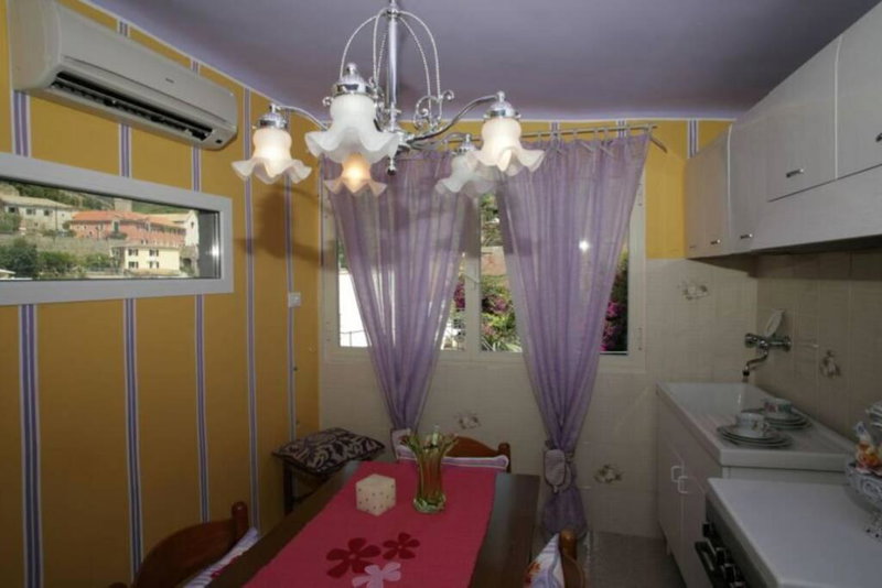 The Honeymooners’ Paradise Suite, Vernazza, Italy