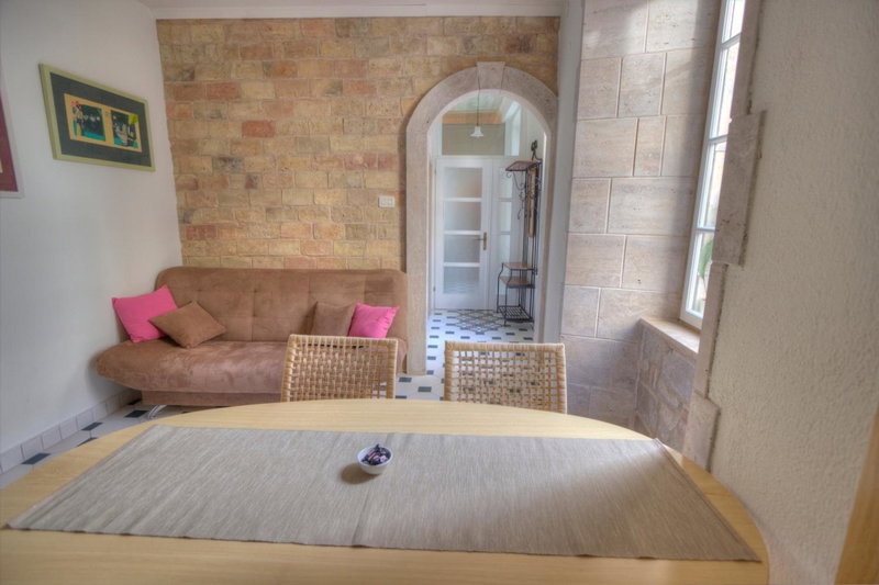 Primrose 1 bed-No Pets-Lily, Eye, United Kingdom