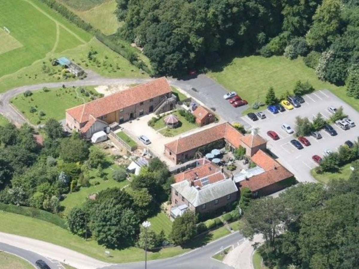 Hotel · Wolds Village Hotel, Bainton