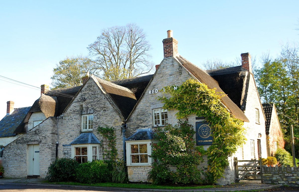 Hotel · The Red Lion Inn, Babcary