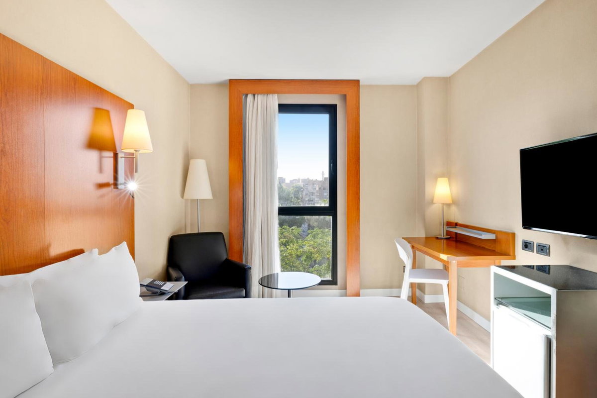 B&B HOTEL Zaragoza Los Enlaces Estación, Spain