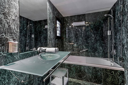 B&B HOTEL Zaragoza Los Enlaces Estación, Zaragoza, Spain