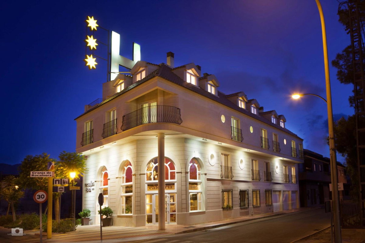 Hotel · Hotel Versalles, Granja De Rocamora