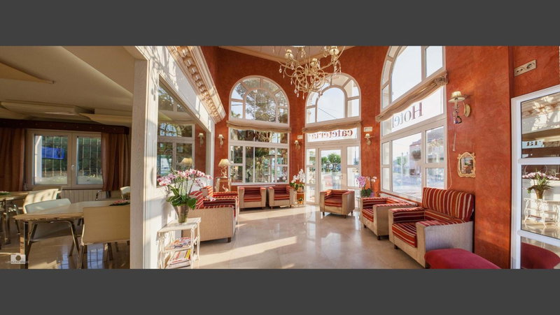 Hotel Versalles, Granja de Rocamora, Spain